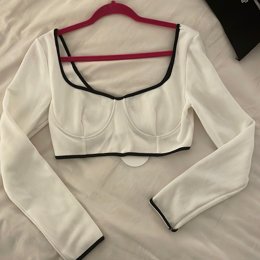 Black and White Rebelflow Underwire Crop top
